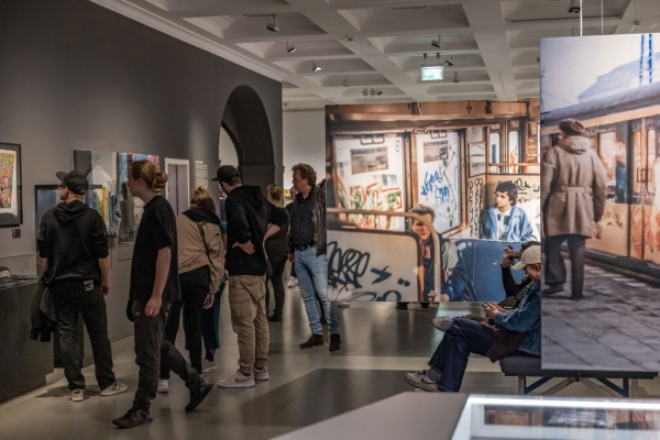 Blick in die Ausstellung "Eine Stadt wird bunt" im Rahmen von #seeforfree (Foto: ESWB)