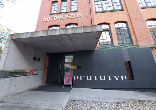 Eingang des Automuseums-Pro