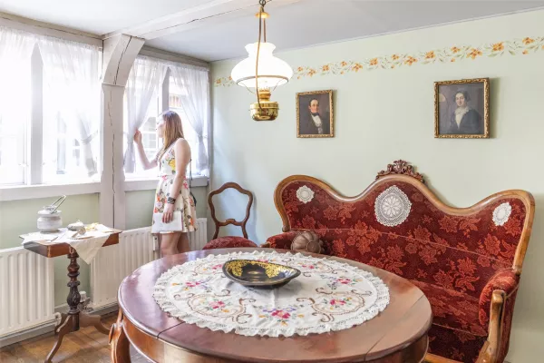Gute Stube in der Kramer Witwen-Wohnung (Foto: SHMH - Sinje Hasheider)