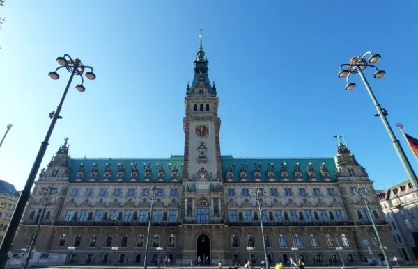 Hamburg Rathaus Frontpanorama