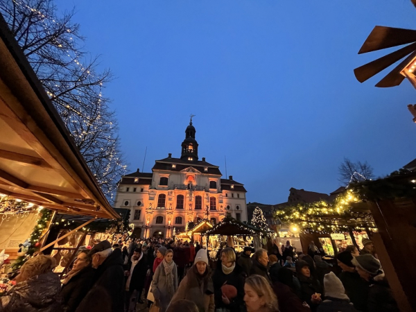 Von Hamburg auf den Lüneburger Weihnachtsmarkt