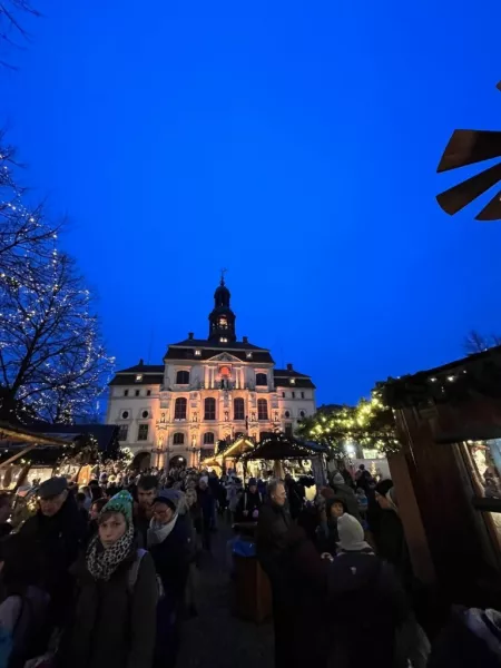 Von Hamburg auf den Lüneburger Weihnachtsmarkt