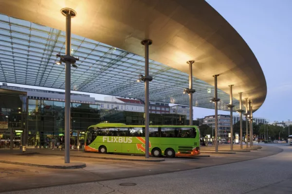 Fernbusse am Hamburger ZOB