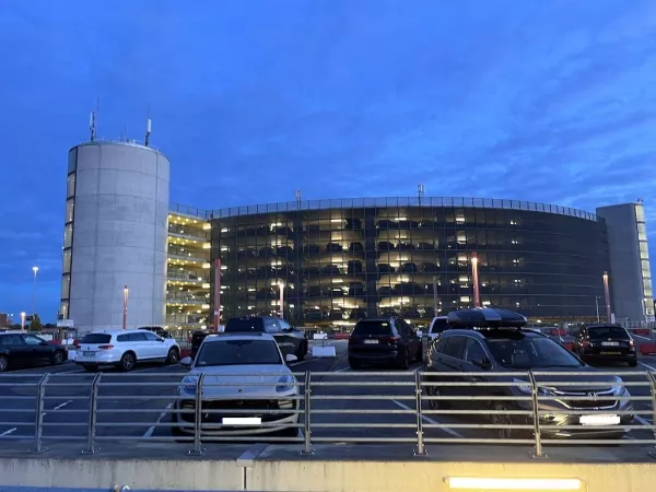 Parken am Flughafen Hamburg Airport