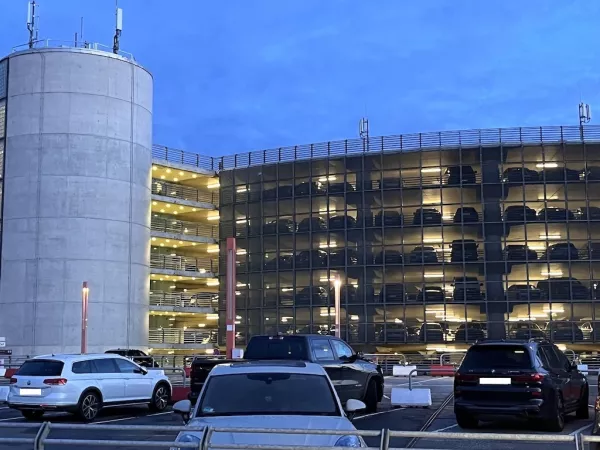 Parken am Flughafen Hamburg Airport