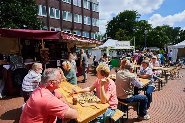 Gemütliches Zusammensitzen beim Tibargfest
