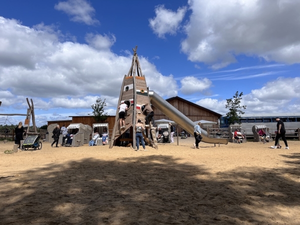 Landhof zum Dorfkrug - Spielplatz