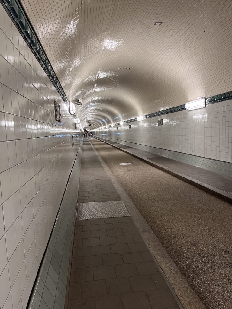 Alter Elbtunnel - Reisen nach Hamburg