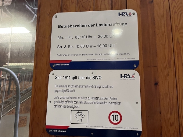 Betriebszeiten Alter Elbtunnel