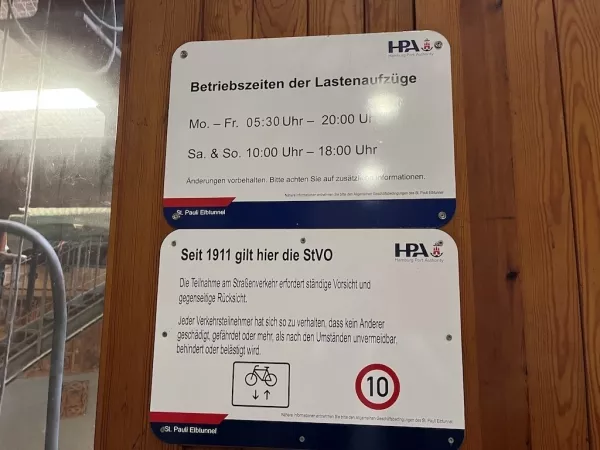 Betriebszeiten Alter Elbtunnel