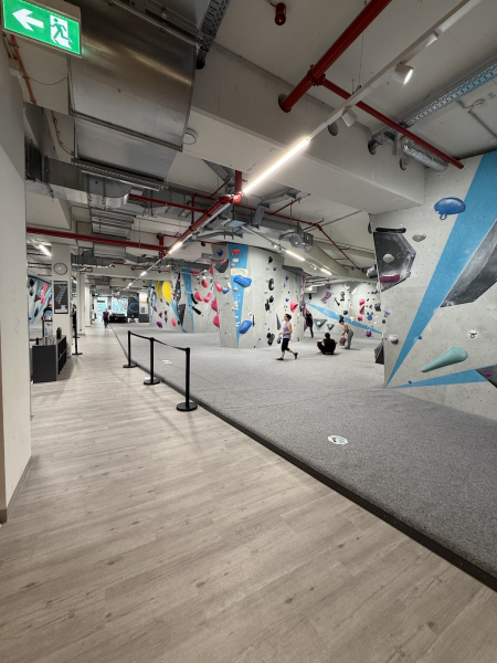 Boulderwelt Hamburg – Indoor-Kletterspaß mitten in der Stadt