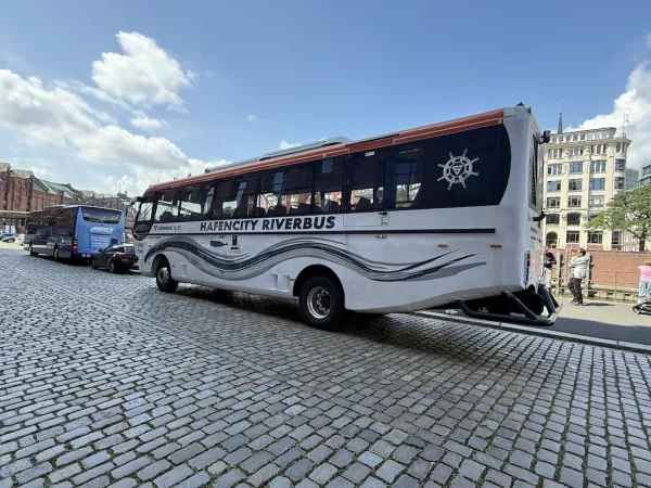 Hafencity Riverbus – Amphibische Stadtkreuzfahrt in Hamburg