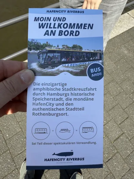 Hafencity Riverbus – Amphibische Stadtkreuzfahrt in Hamburg