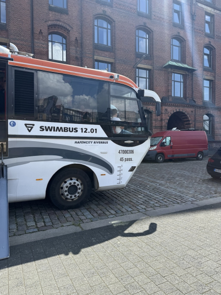 Hafencity Riverbus – Amphibische Stadtkreuzfahrt in Hamburg