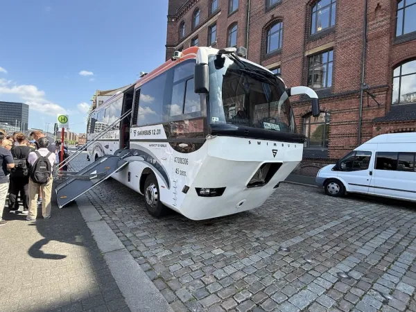 Hafencity Riverbus – Amphibische Stadtkreuzfahrt in Hamburg