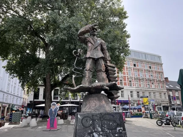 Hans-Albers-Platz