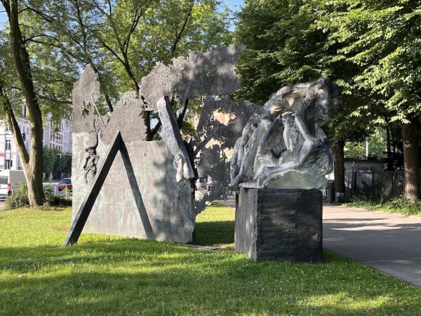 Kriegerdenkmal am Dammtordamm