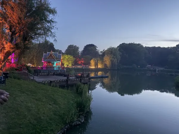 Die große Lasershow am Birma-Teich