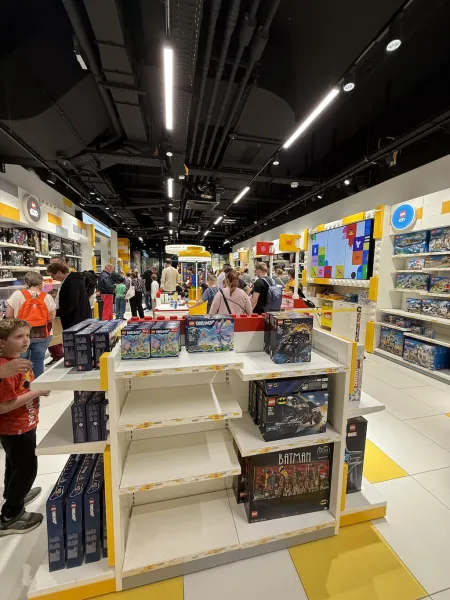 LEGO Shop im Westfield Hamburg-Überseequartier