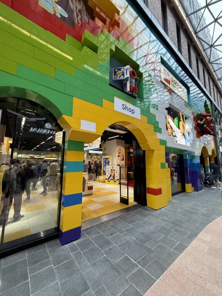 LEGO Shop im Westfield Hamburg-Überseequartier