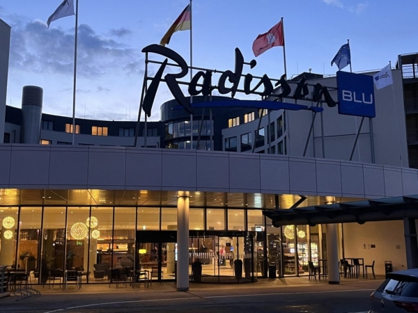 Radisson Blu Hotel – Hamburg Flughafen