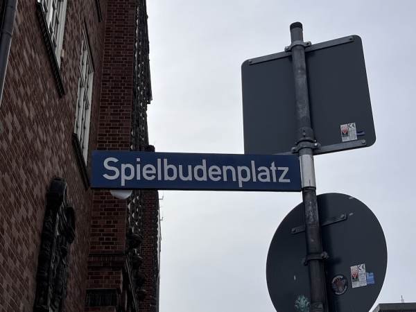 Spielbudenplatz