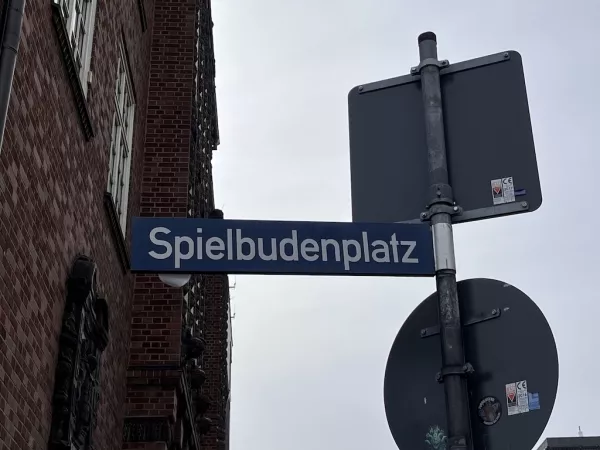 Spielbudenplatz